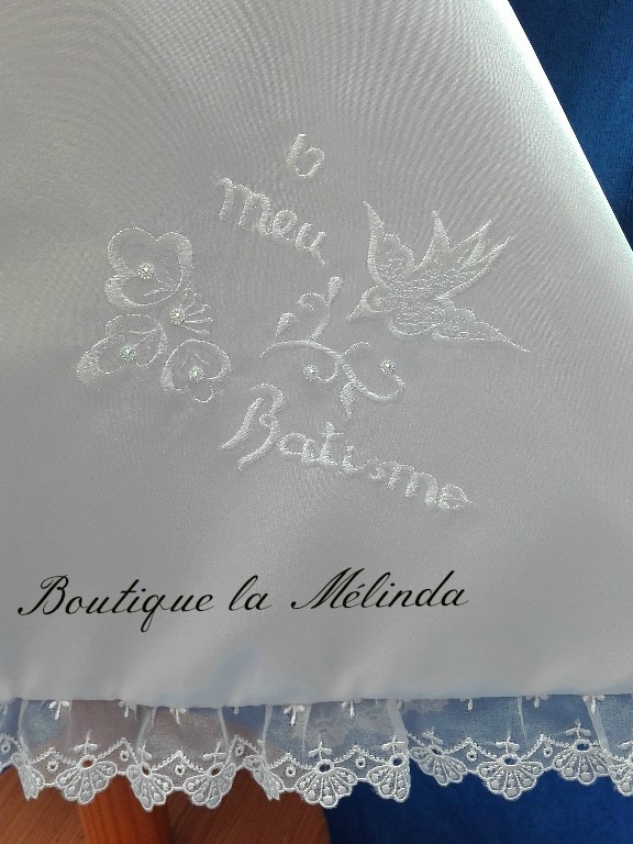 Cape de baptême mixte avec capuche cérémonie - Broderie O meu Batismo avec motif colombe - Réf. CAPE.BATISMO - Boutique la Mélinda