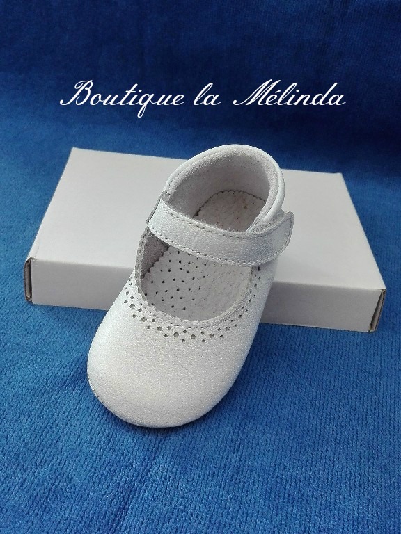 Chaussure souple blanc pour fille idéal pour assortir vos tenues de baptême Réf. Emy - Boutique la Mélinda