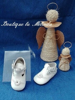 Chaussure souple fille à fleur splendide couleur blanc, une bonne tenue au niveau des chevilles Réf. Lucile - Boutique la Mélinda