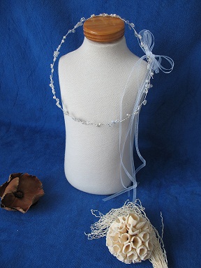 Magnifique Couronne perle blanche et fleur pour coiffure communion, un bel accessoire incontournable pour la communion ou cortège Réf.DIADEME - Boutique la Mélinda
