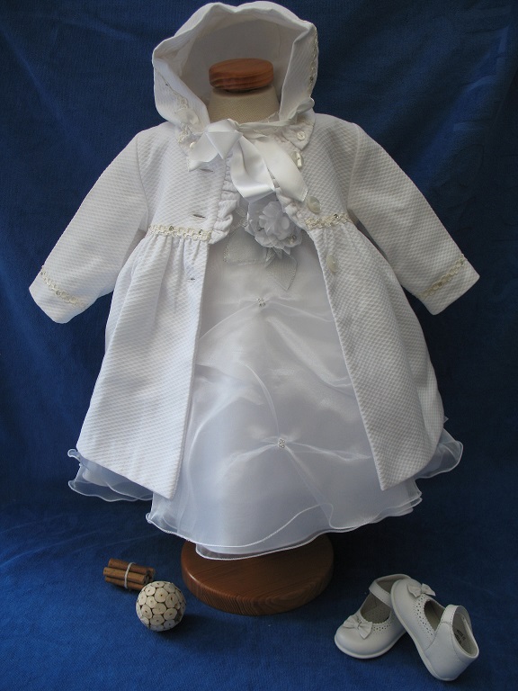 Manteau Blanc à capuchine - Manteau de cérémonie fille pour assortir vos robes en période de cérémonie - Coup de coeur - Dos avec Noeud - Réf. MANTEAUSARAH - Boutique la Mélinda
