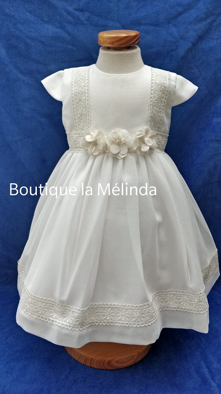 Robe de cérémonie - Tenue de baptême Perlé  - Très soyeuse et de bon caractère traditionnel - Réf. Paula - Boutique la Mélinda