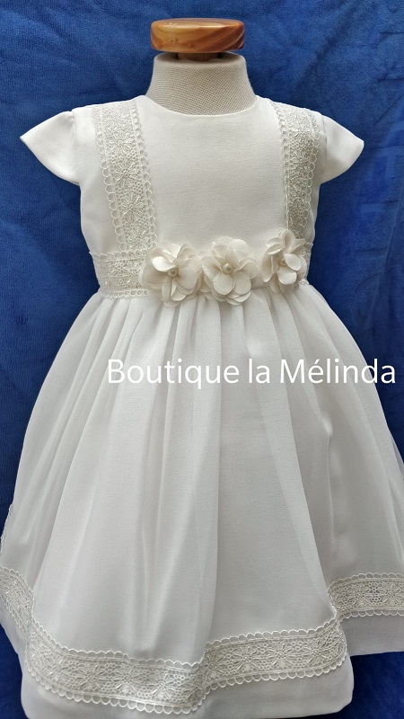 Robe de cérémonie - Tenue de baptême Perlé  - Très soyeuse et de bon caractère traditionnel - Réf. Paula - Boutique la Mélinda