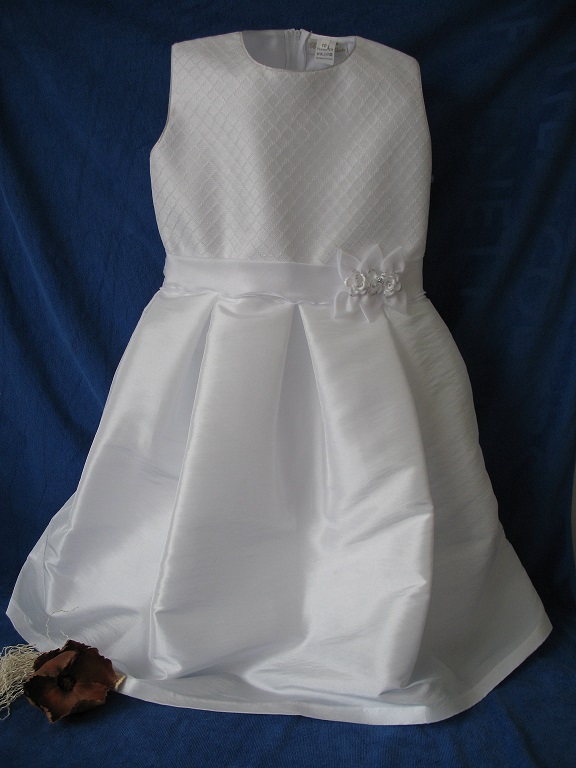 Robe de communion Blanche simple et élégance dans cette belle robe de cérémonie Réf. ELISE - Boutique la Mélinda