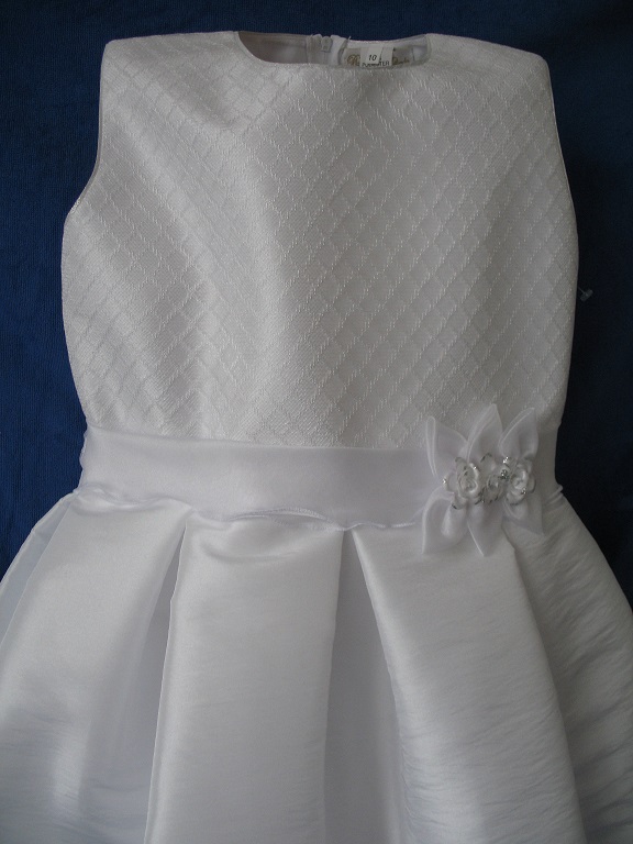 Robe de communion Blanche simple et élégance dans cette belle robe de cérémonie Réf. ELISE - Boutique la Mélinda