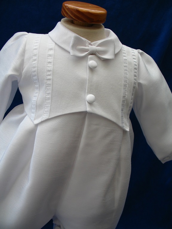 Tenue de baptême cérémonie Barboteuse a cravate Garçon manche longue blanc rayonnant Réf. Willy  Gros Plan - Boutique la Mélinda