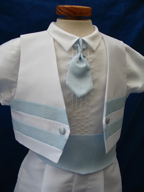 Tenue incontournable pour le jour de votre cérémonie - Costume garcon manche courte blanc bleu Coup de Coeur Réf. NATHAN - Boutique la Mélinda